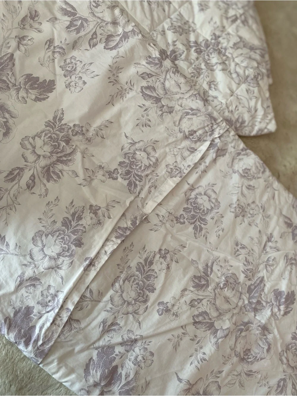 Cabbages & Roses London 2 quilted pillowcases/shams floral print